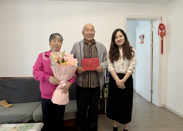 宁波海运工会专程看望退休百乐博、全国劳模张帆芳同志。陆莹摄_副本.jpg